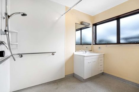 Photo of property in 2/12 Penrhyn Place, Mount Maunganui, 3116