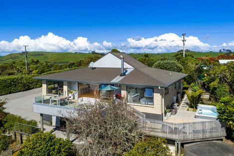 Photo of property in 12 Upper Wainui Road, Raglan, 3297