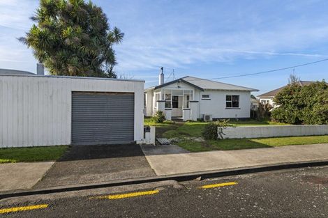 Photo of property in 32 Bedford Street, Eltham, 4322