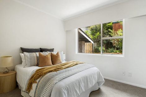 Photo of property in 4 Sispara Place, Beach Haven, Auckland, 0626