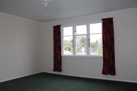 Photo of property in 553 Featherston Street, Roslyn, Palmerston North, 4414