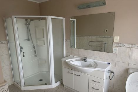 Photo of property in 7 Sanctuary Point, Sunnyhills, Auckland, 2010