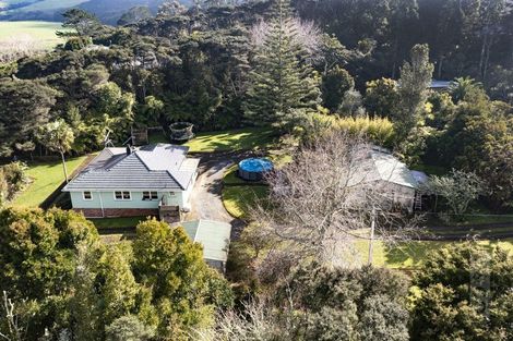 Photo of property in 380 Muriwai Road, Waimauku, 0881