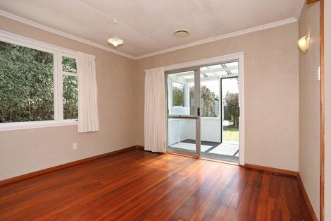 Photo of property in 8 Nairn Crescent, Awapuni, Palmerston North, 4412