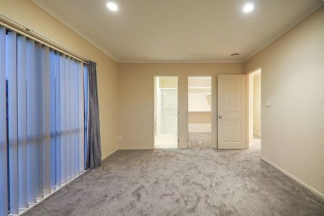 Photo of property in 9 Ballintra Close, Pinehill, Auckland, 0632