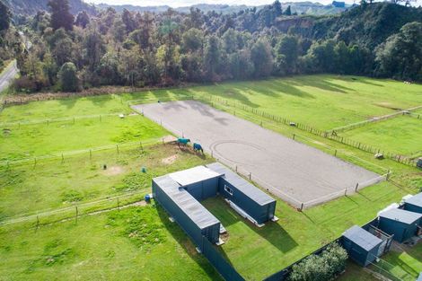 Photo of property in 12 Lagoon Road, Rangiwahia, Kimbolton, 4774