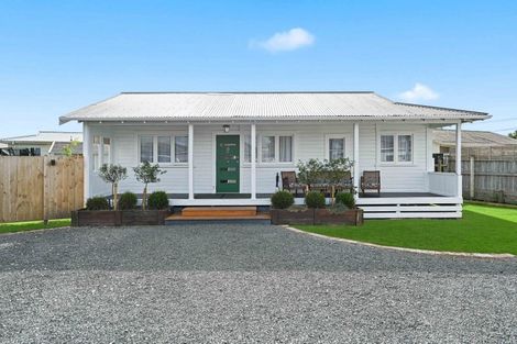 Photo of property in 4 Sunnyside Road, Nawton, Hamilton, 3200