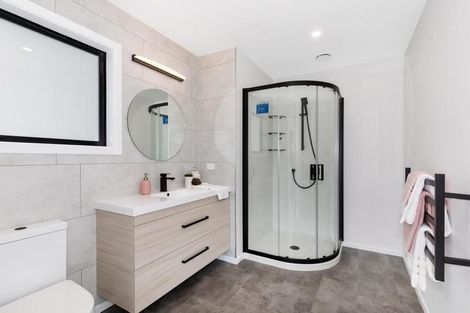 Photo of property in 31 Rewarewa Crescent, Waikanae, 5036