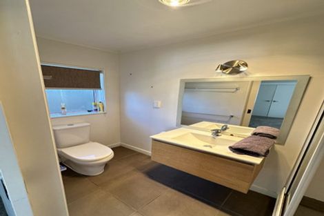 Photo of property in 34 Highland Park Drive, Highland Park, Auckland, 2010