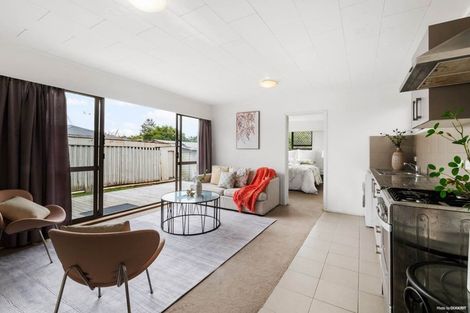 Photo of property in 63 La Trobe Street, Pakuranga Heights, Auckland, 2010