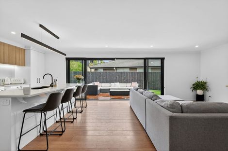 Photo of property in 4 Porokaiwhiri Avenue, Helensville, 0800