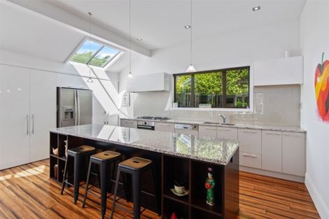 Photo of property in 21 Hackthorne Road, Cashmere, Christchurch, 8022