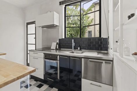 Photo of property in Haitaitai Flats, 4/20 Brighton Road, Parnell, Auckland, 1052