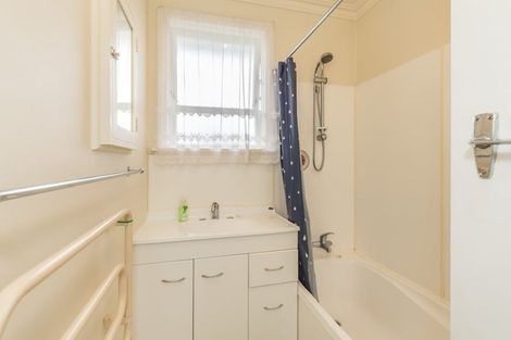 Photo of property in 4 Ross Street, Levin, 5510