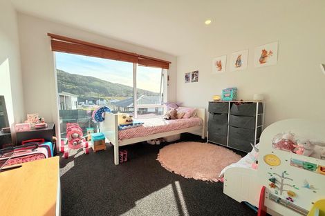 Photo of property in 77 Hokioi Drive, Kenepuru, Porirua, 5022