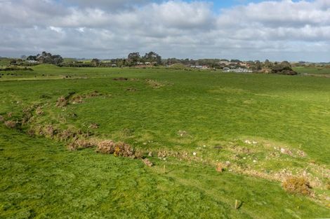 Photo of property in 22 Pungarehu Road, Pungarehu, 4685