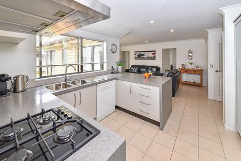 Photo of property in 50 Belfry Place, Wattle Downs, Auckland, 2103