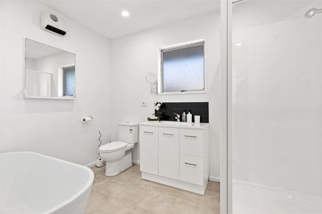 Photo of property in 385 Main North Road, Redwood, Christchurch, 8051