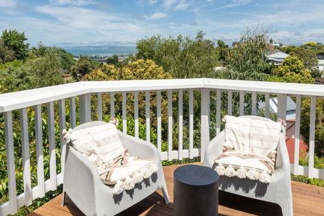 Photo of property in 6 Harvey Road, Bluff Hill, Napier, 4110