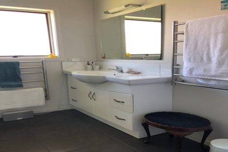 Photo of property in 3/3 Argyle Terrace, Milford, Auckland, 0620