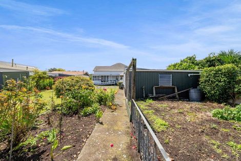 Photo of property in 10 Norman Street, Lower Vogeltown, New Plymouth, 4310