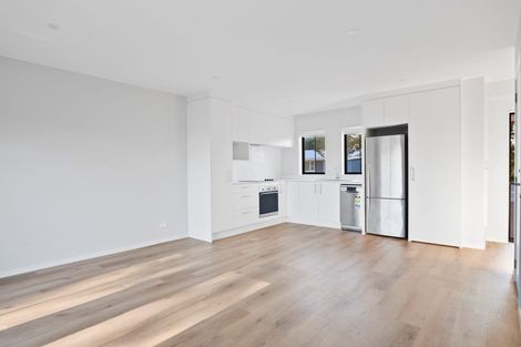 Photo of property in 10/15 Sunhill Road, Sunnyvale, Auckland, 0612