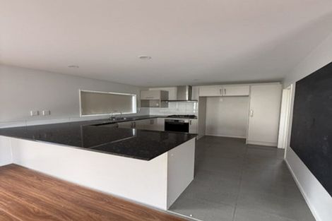 Photo of property in 27g Rehia Road, Massey, Auckland, 0614