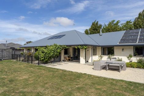 Photo of property in 18 Calvandra Grove, Rangiora, 7400