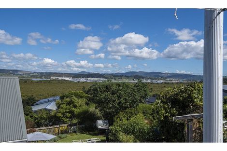 Photo of property in 33 Raumati Crescent, Onerahi, Whangarei, 0110