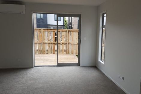 Photo of property in 1 Selkirk Lane, Hamilton Lake, Hamilton, 3204