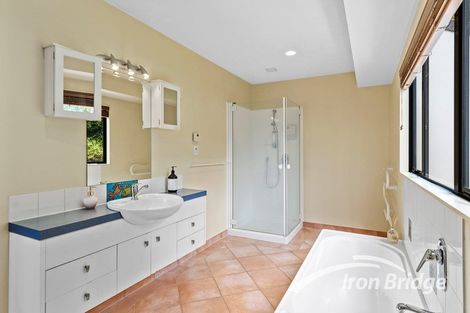 Photo of property in 2/992 East Coast Road, Northcross, Auckland, 0632