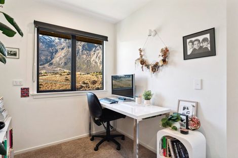 Photo of property in 28 Falconer Rise, Jacks Point, Queenstown, 9371