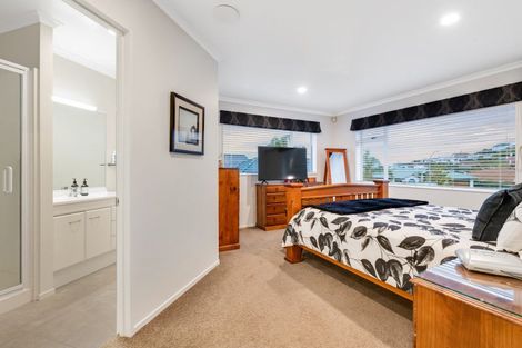 Photo of property in 14 Astor Place, Orewa, 0931