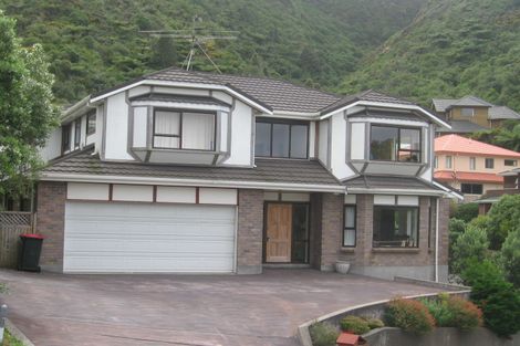 Photo of property in 2 Ridvan Grove, Ngaio, Wellington, 6035