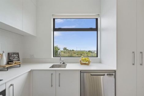 Photo of property in 1c Lowe Street, Belmont, Auckland, 0622