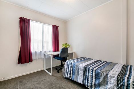 Photo of property in 2/23 Bernina Place, Weymouth, Auckland, 2103