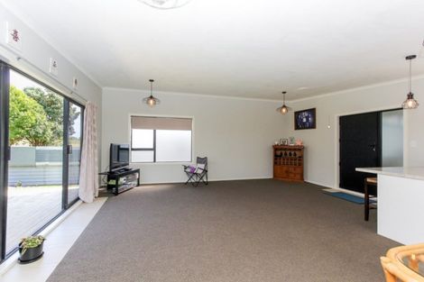 Photo of property in 33 Leslie Street, Waitara, 4320
