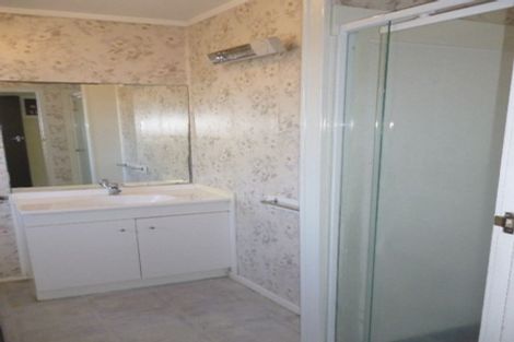 Photo of property in 1/11 Manuka Road, Bayview, Auckland, 0629