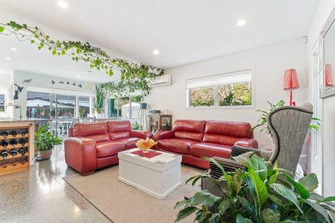 Photo of property in 38 The Circle, Manly, Whangaparaoa, 0930