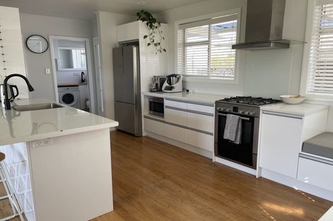 Photo of property in 11 Gerrand Place, Chedworth, Hamilton, 3210