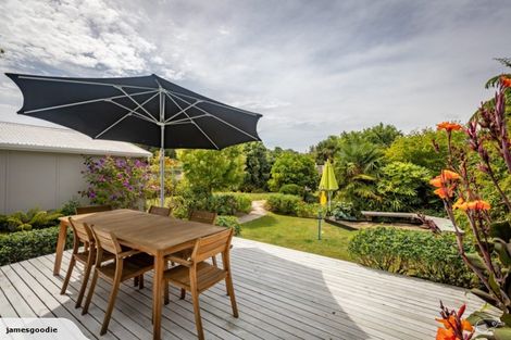 Photo of property in 213 Te Moana Road, Waikanae, 5036