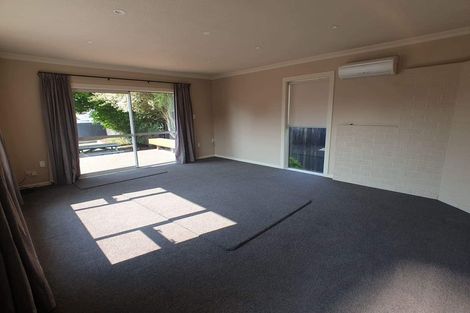 Photo of property in 37 Acacia Avenue, Upper Riccarton, Christchurch, 8041