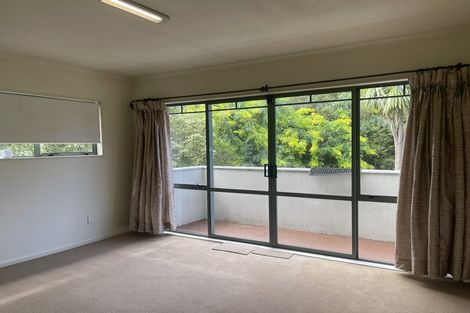 Photo of property in 14 Cayman Place, Unsworth Heights, Auckland, 0632
