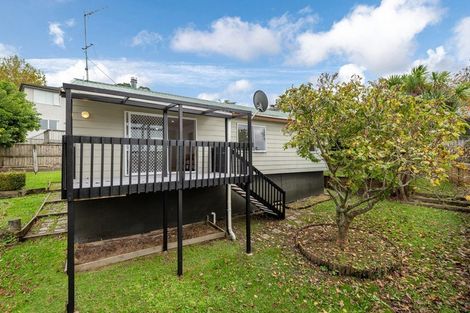 Photo of property in 2/7 Taurus Crescent, Beach Haven, Auckland, 0626