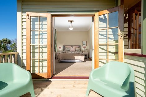 Photo of property in 97 Creswick Terrace, Northland, Wellington, 6012