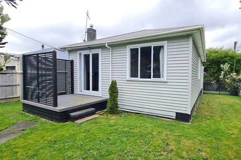 Photo of property in 35 Bledisloe Crescent, Wainuiomata, Lower Hutt, 5014