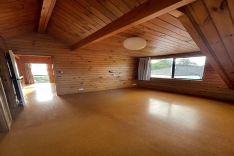 Photo of property in 2 Twin Wharf Road, Herald Island, Auckland, 0618