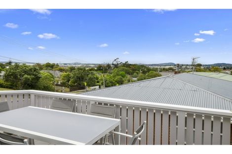 Photo of property in 11 Divich Avenue, Te Atatu South, Auckland, 0610