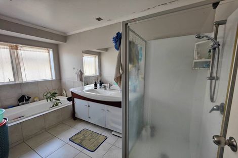 Photo of property in 42 Raphoe Road, Flat Bush, Auckland, 2019