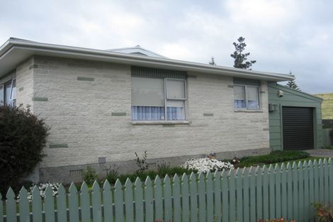 Photo of property in 12 Cambridge Street, Levin, 5510
